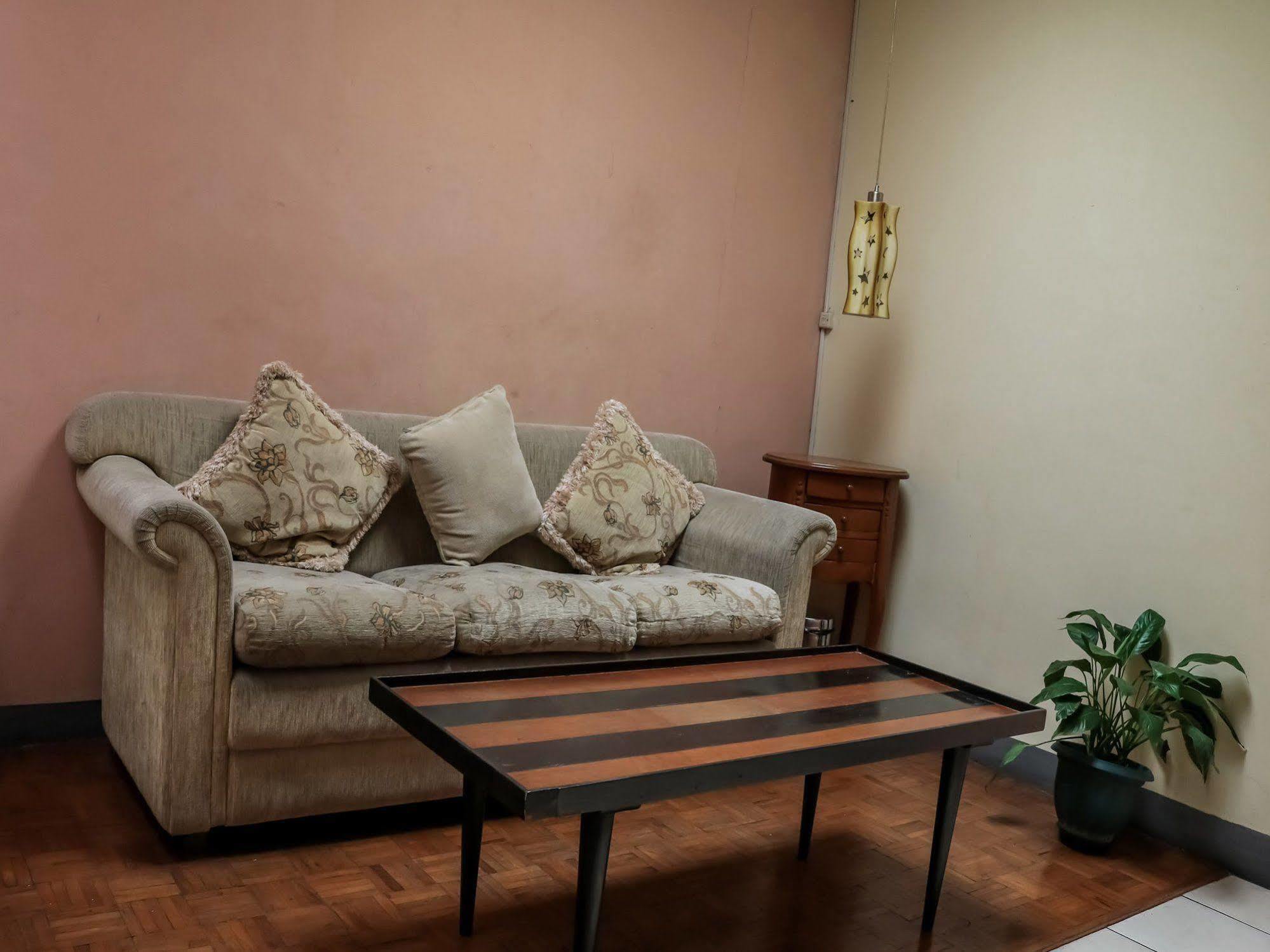 Nida Setra Sari Kulon Hotel 2*